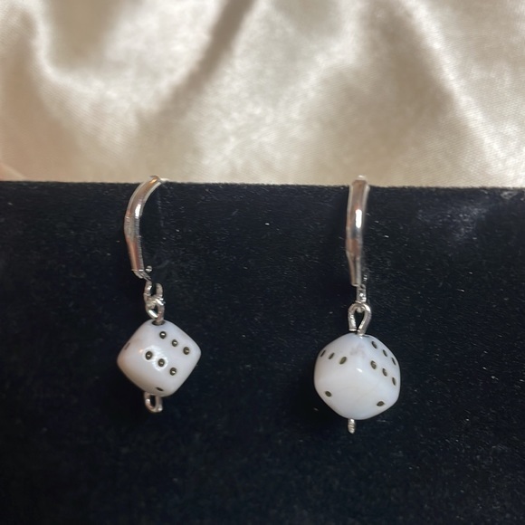 FREE Dice silver hoop earrings - Picture 9 of 9